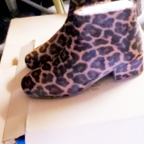 Gentle Souls Ella Bootie by Kenneth Cole - Picture 2 of 2